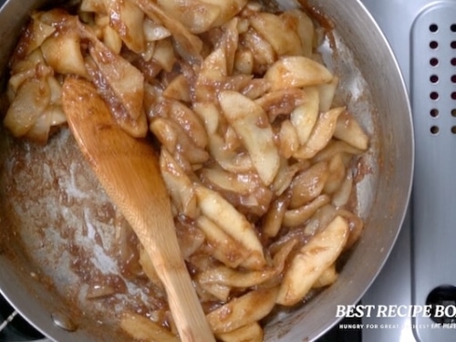 Thickened apple mixture