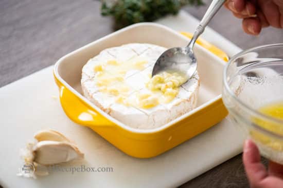 Baked Brie Recipe with Garlic butter @bestrecipebox
