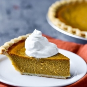 Easy Pumpkin Pie Recipe for Best Thanksgiving Pumpkin Pie Ever | @bestrecipebox