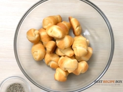 Baked garlic knots