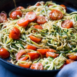 Healthy Garlic Tomato Zucchini Noodles Recipe | @bestrecipebox
