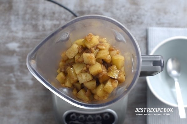 Cooked fruit in blender