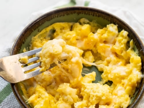 https://bestrecipebox.com/images/Microwave-Scrambled-Eggs-with-Cheese-BestRecipeBox-3-500x375.jpg