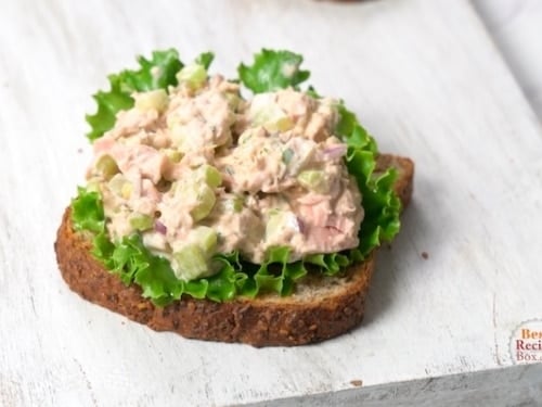 Tuna salad on bread