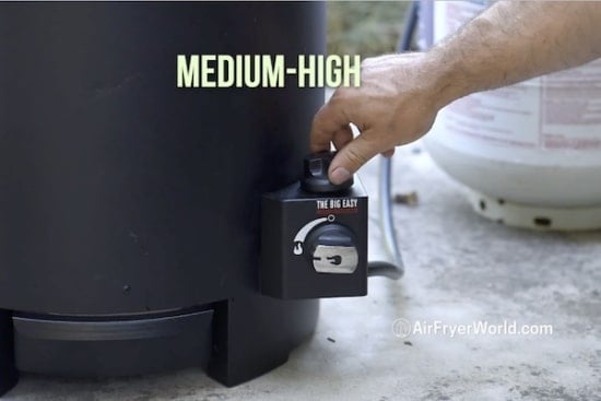 Turning the oil-less deep fryer on medium-high