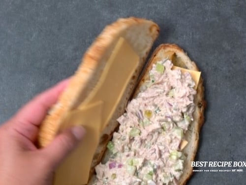 Assembling sandwich
