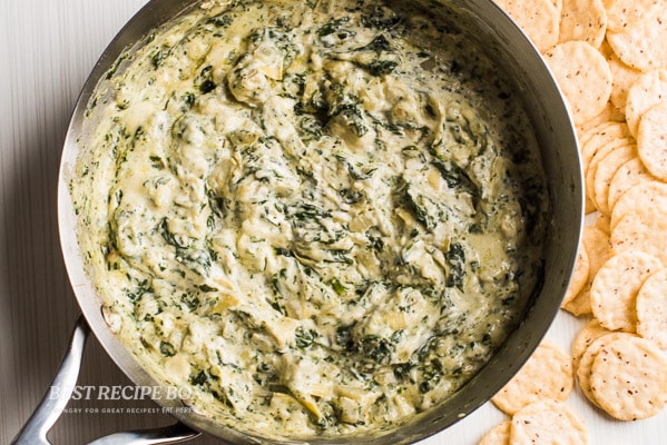 finished dip with crackers