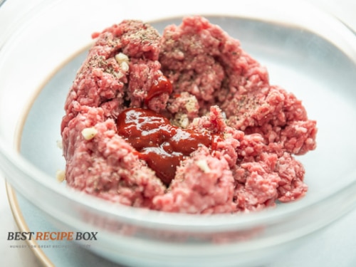 korean burger recipe meat mix with sauce spices