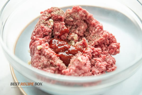 korean burger recipe meat mix with sauce spices