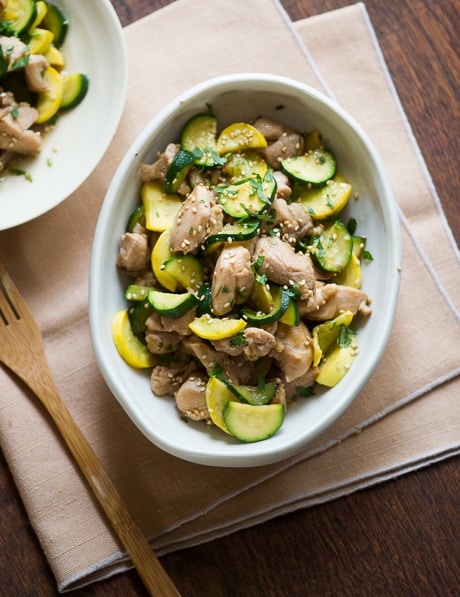 Healthy Chicken Stir Fry Recipe with Zucchini in a bowl 