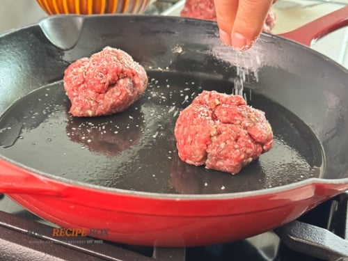 seasoning beef patties