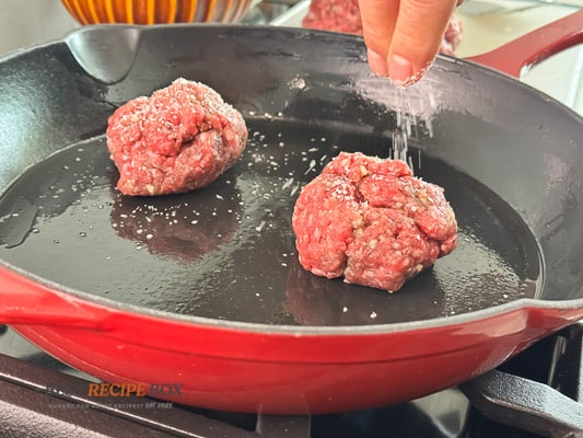 seasoning beef patties